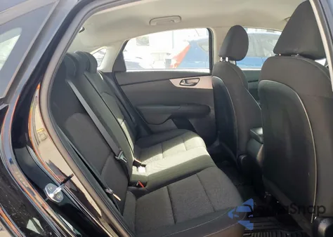 2022 Kia Forte Fe z USA, uszkodzony, nr VIN 3KPF24AD6NE467581